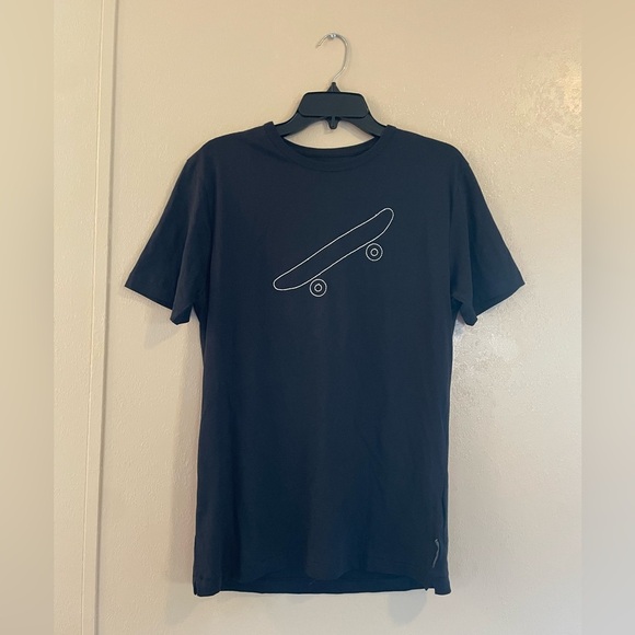 NWT men’s French Connection Skateboard Embroidery Tee sz M - Picture 1 of 6